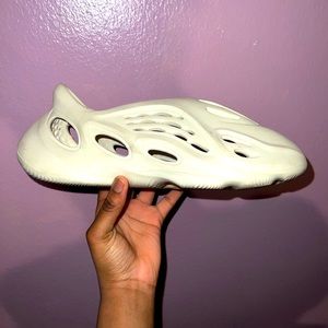 yeezy foam runners looking for a new home price us negotiable